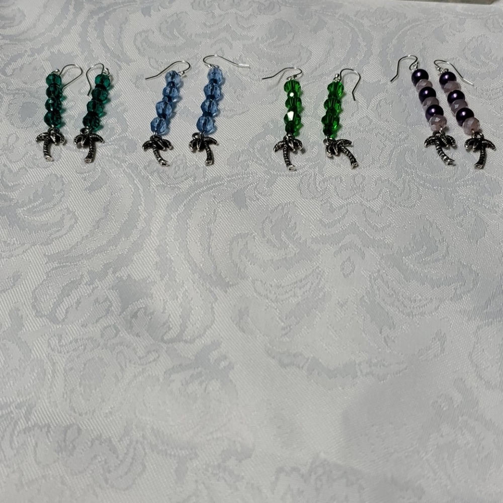Sterling Silver Pierced Palm Tree  Earrings! - Picture 2 of 2